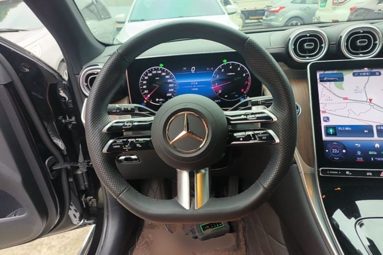 Used Mercedes-Benz GLC 2023 Refreshed GLC 300 L 4MATIC Dynamic Edition 5 Seats Steering Wheel