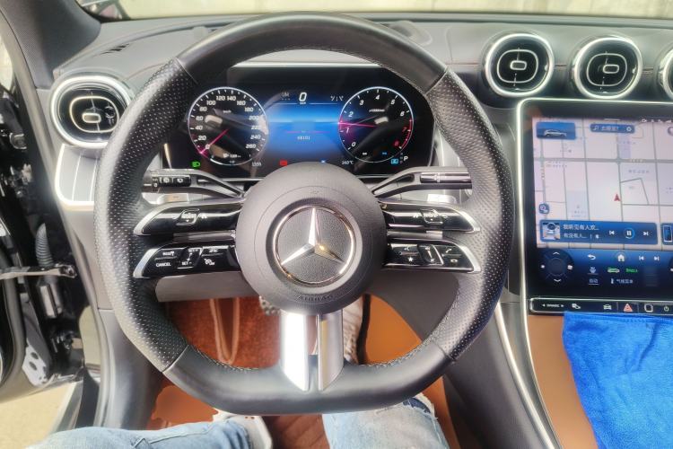 Used Mercedes-Benz GLC 2023 GLC 300 L 4MATIC Luxury 7-Seater Steering Wheel