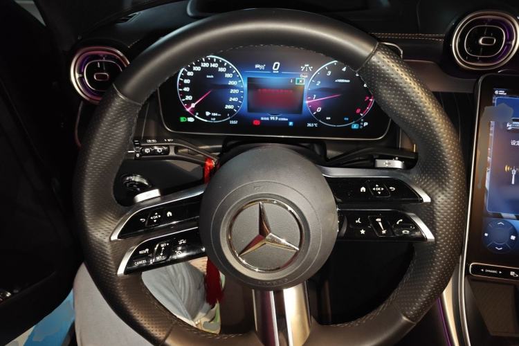 Used Mercedes-Benz GLC 2023 GLC 300 L 4MATIC Luxury 7-Seater Steering Wheel