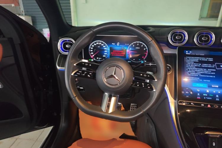 Used Mercedes-Benz GLC 2023 Facelifted GLC 300 L 4MATIC Luxury Version 5 Seats Steering Wheel