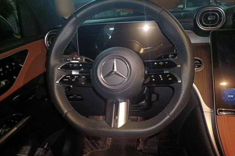 Used Mercedes-Benz GLC 2023 GLC 300 L 4MATIC Dynamic 7-Seater Steering Wheel