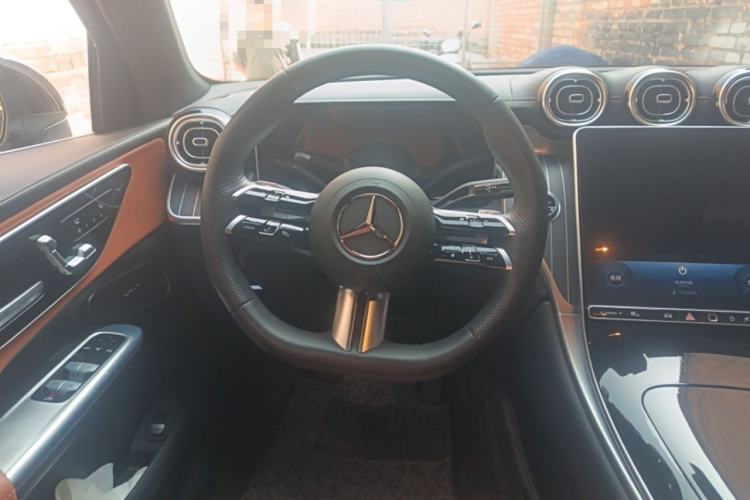 Used Mercedes-Benz GLC 2023 GLC 260 L 4MATIC Luxury Model 5 Seats Steering Wheel
