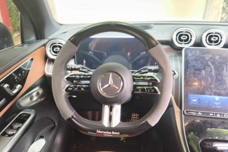 Used Mercedes-Benz GLC 2023 GLC 300 L 4MATIC Luxury 7-Seater Steering Wheel
