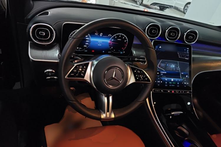 Used Mercedes-Benz GLC 2023 Facelift GLC 260 L 4MATIC Dynamic Version 5 Seats Steering Wheel