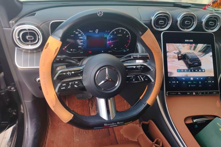Used Mercedes-Benz GLC 2023 GLC 260 L 4MATIC Luxury 7-Seater Steering Wheel