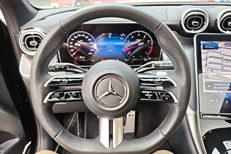 Used Mercedes-Benz GLC 2023 Facelift GLC 260 L 4MATIC Luxury Version 5 Seats Steering Wheel