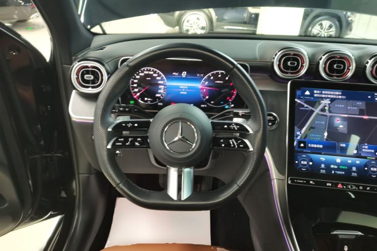 Used Mercedes-Benz GLC 2023 Facelift GLC 260 L 4MATIC Luxury Version 7-Seater Steering Wheel