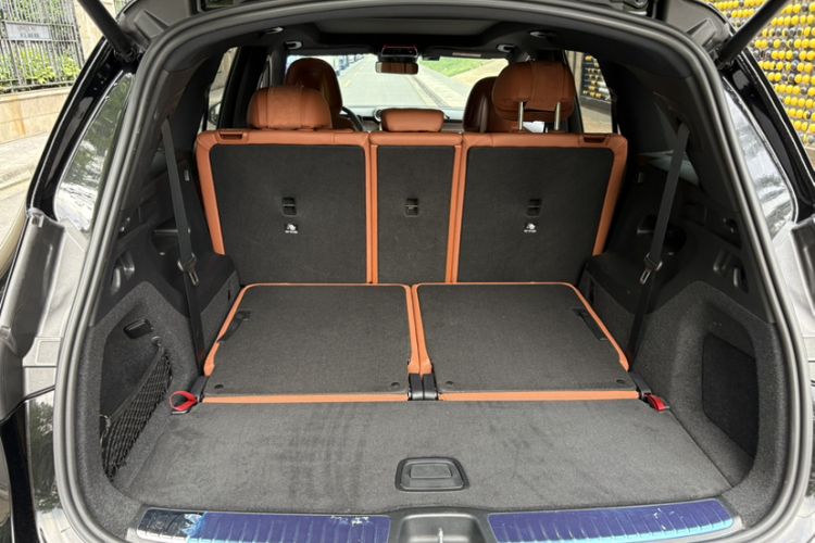 Used Mercedes-Benz GLC 2023 Facelift GLC 260 L 4MATIC Luxury Version 7-Seater Trunk