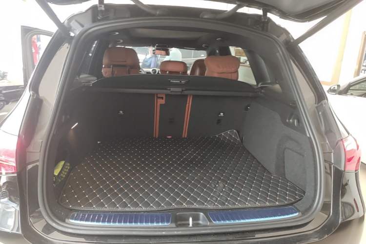 Used Mercedes-Benz GLC 2023 GLC 300 L 4MATIC Dynamic Edition 5-seater Trunk
