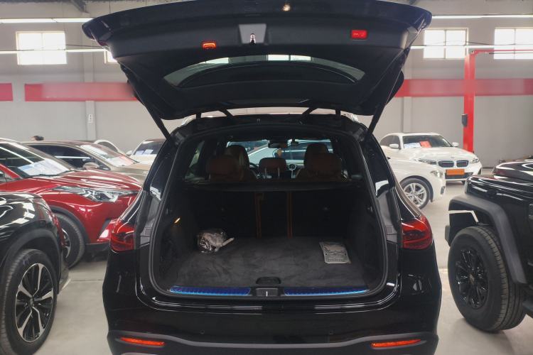 Used Mercedes-Benz GLC 2023 GLC 260 L 4MATIC Dynamic Edition 5-seater Trunk