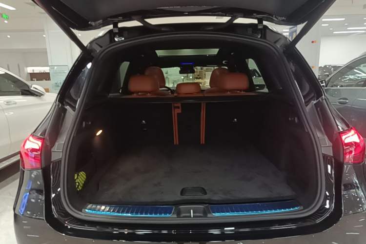 Used Mercedes-Benz GLC 2023 GLC 300 L 4MATIC Dynamic Edition 5-seater Trunk