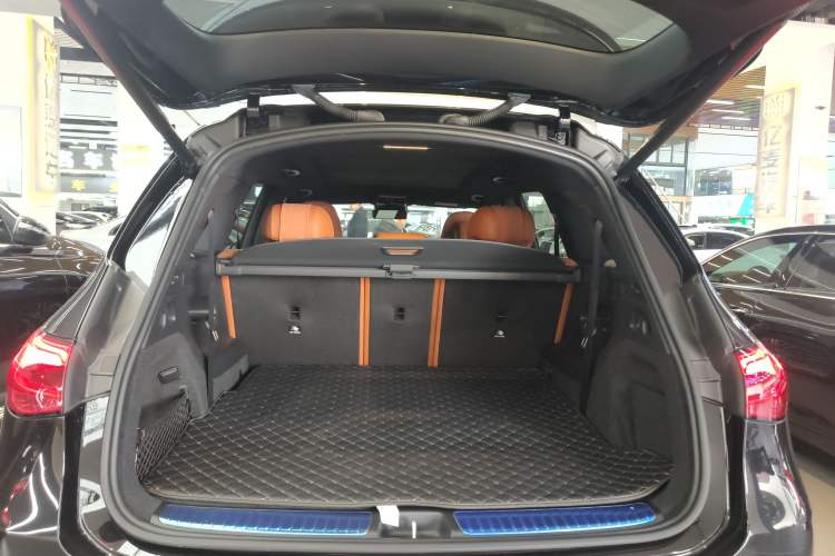 Used Mercedes-Benz GLC 2023 GLC 300 L 4MATIC Dynamic 7-Seater Trunk
