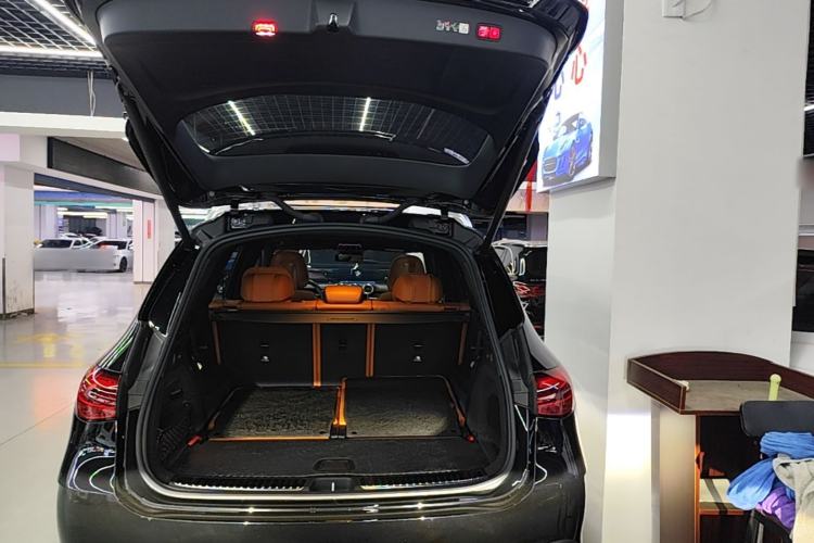 Used Mercedes-Benz GLC 2023 GLC 300 L 4MATIC Dynamic 7-Seater Trunk