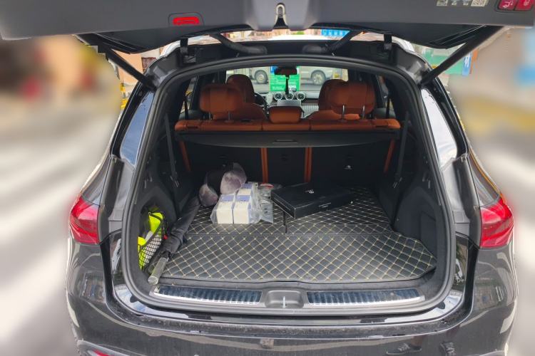 Used Mercedes-Benz GLC 2023 GLC 300 L 4MATIC Luxury 7-Seater Trunk