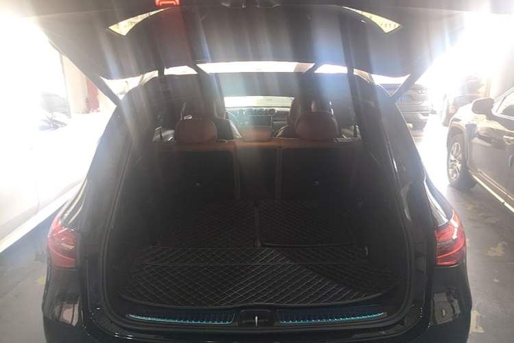 Used Mercedes-Benz GLC 2023 GLC 260 L 4MATIC Luxury 7-Seater Trunk