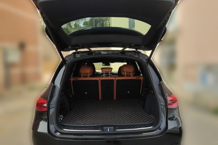 Used Mercedes-Benz GLC 2023 GLC 300 L 4MATIC Luxury 7-Seater Trunk