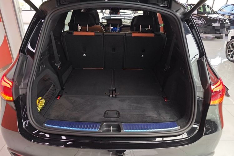 Used Mercedes-Benz GLC 2023 GLC 300 L 4MATIC Dynamic 7-Seater Trunk