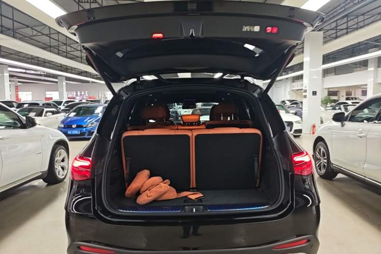 Used Mercedes-Benz GLC 2023 Refreshed GLC 300 L 4MATIC Dynamic Version 7-Seater Trunk
