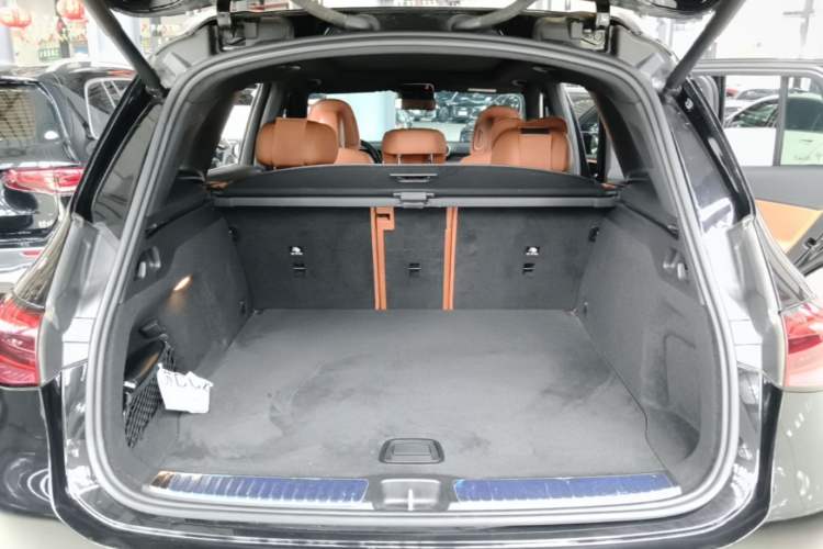 Used Mercedes-Benz GLC 2023 GLC 260 L 4MATIC Dynamic Edition 5-seater Trunk