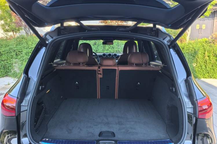Used Mercedes-Benz GLC 2023 GLC 260 L 4MATIC Dynamic Edition 5-seater Trunk