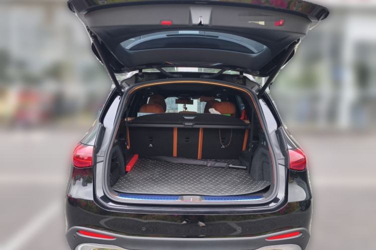 Used Mercedes-Benz GLC 2023 Refreshed GLC 300 L 4MATIC Dynamic Version 7-Seater Trunk