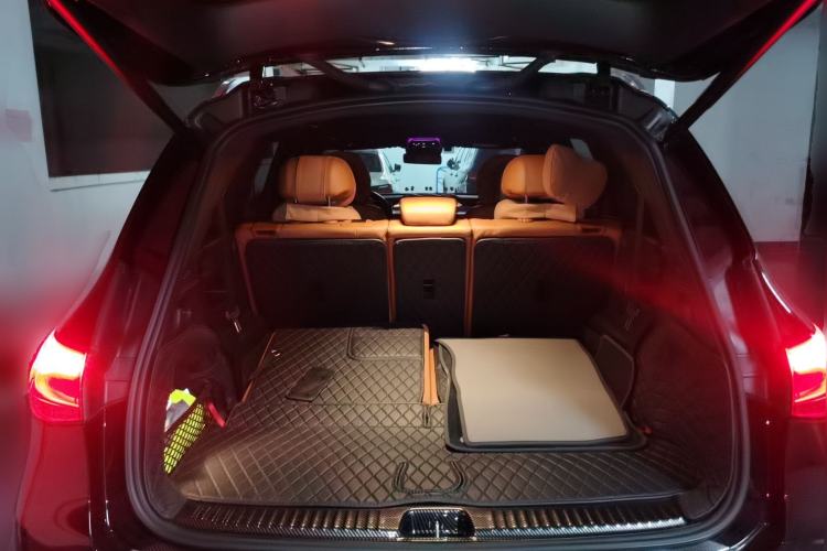 Used Mercedes-Benz GLC 2023 Refreshed GLC 300 L 4MATIC Dynamic Version 7-Seater Trunk