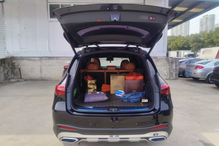 Used Mercedes-Benz GLC 2023 GLC 300 L 4MATIC Luxury 7-Seater Trunk