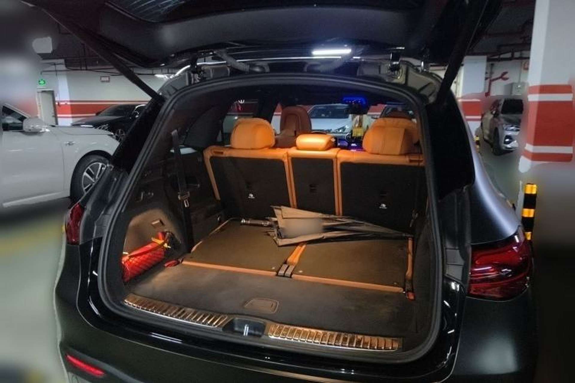 Used Mercedes-Benz GLC 2023 GLC 260 L 4MATIC Dynamic Edition 7-seater Trunk