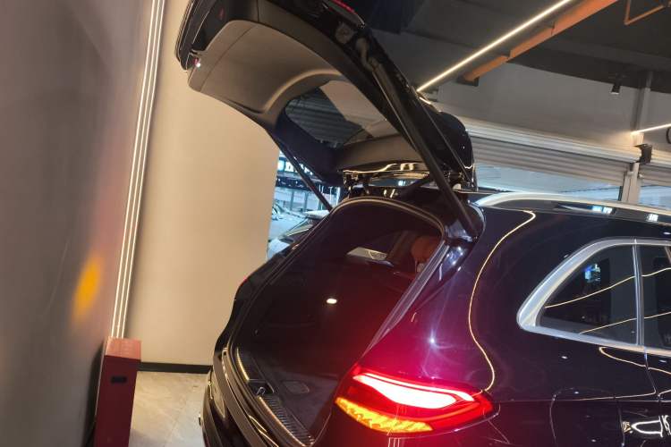Used Mercedes-Benz GLC 2023 GLC 260 L 4MATIC Dynamic Edition 5-seater Trunk