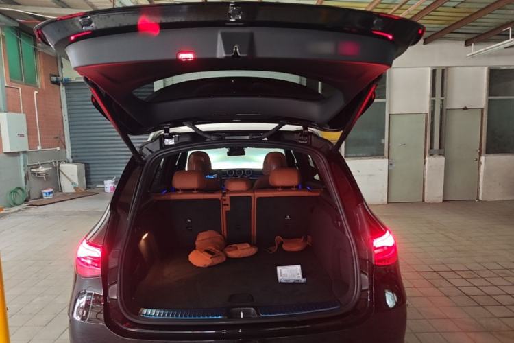Used Mercedes-Benz GLC 2023 Facelifted GLC 300 L 4MATIC Luxury Version 5 Seats Trunk