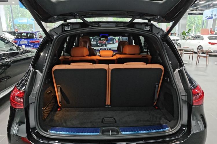Used Mercedes-Benz GLC 2023 Refreshed GLC 300 L 4MATIC Dynamic Version 7-Seater Trunk