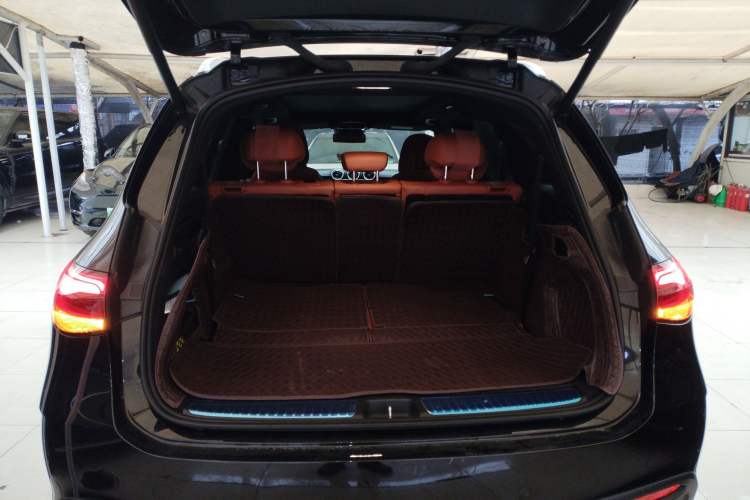 Used Mercedes-Benz GLC 2023 GLC 260 L 4MATIC Luxury 7-Seater Trunk