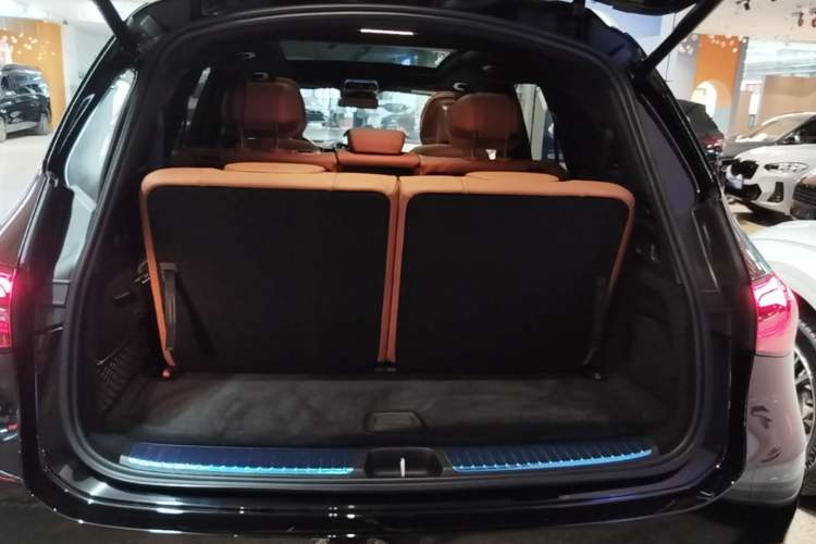Used Mercedes-Benz GLC 2023 Refreshed GLC 300 L 4MATIC Luxury Version 7 Seats Trunk