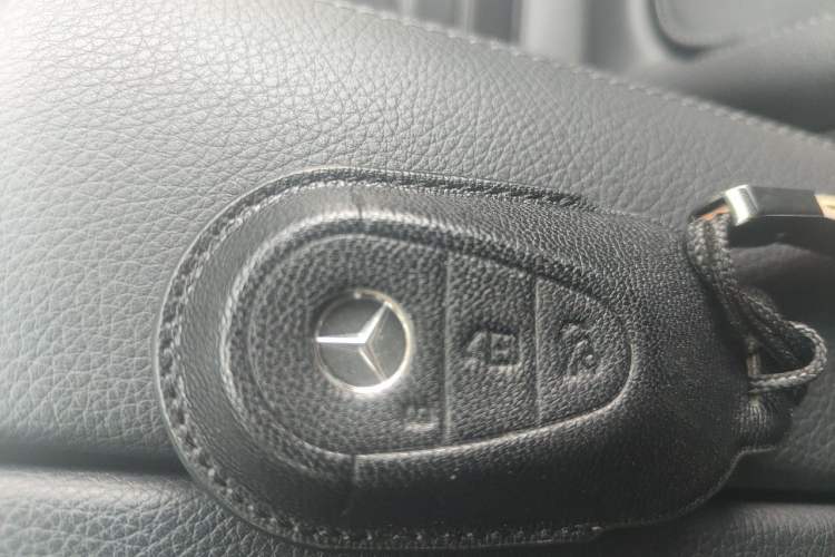 Used Mercedes-Benz GLC 2023 GLC 300 L 4MATIC Dynamic Edition 5-seater Vehicle Key