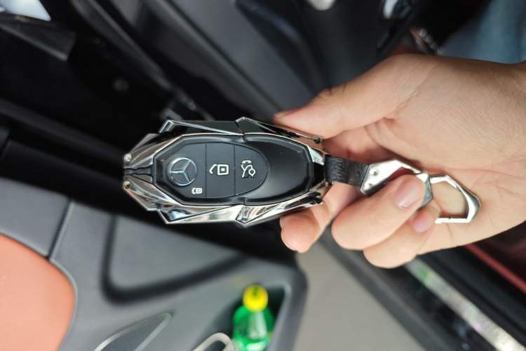 Used Mercedes-Benz GLC 2023 GLC 260 L 4MATIC Dynamic Edition 5-seater Vehicle Key