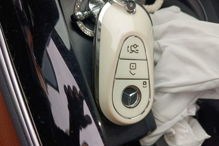 Used Mercedes-Benz GLC 2023 GLC 300 L 4MATIC Dynamic Edition 5-seater Vehicle Key
