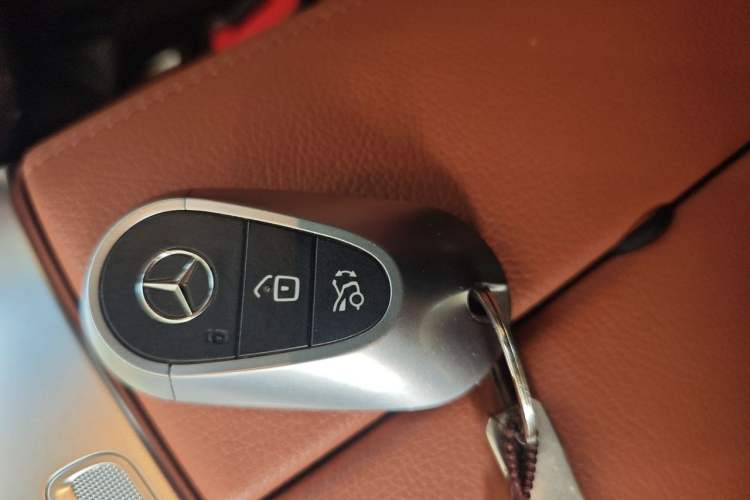 Used Mercedes-Benz GLC 2023 GLC 300 L 4MATIC Dynamic Edition 5-seater Vehicle Key