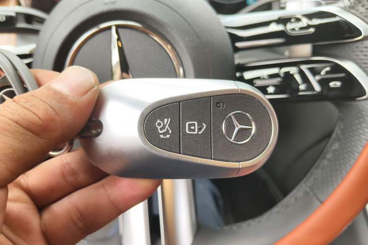 Used Mercedes-Benz GLC 2023 Refreshed GLC 300 L 4MATIC Dynamic Edition 5 Seats Vehicle Key