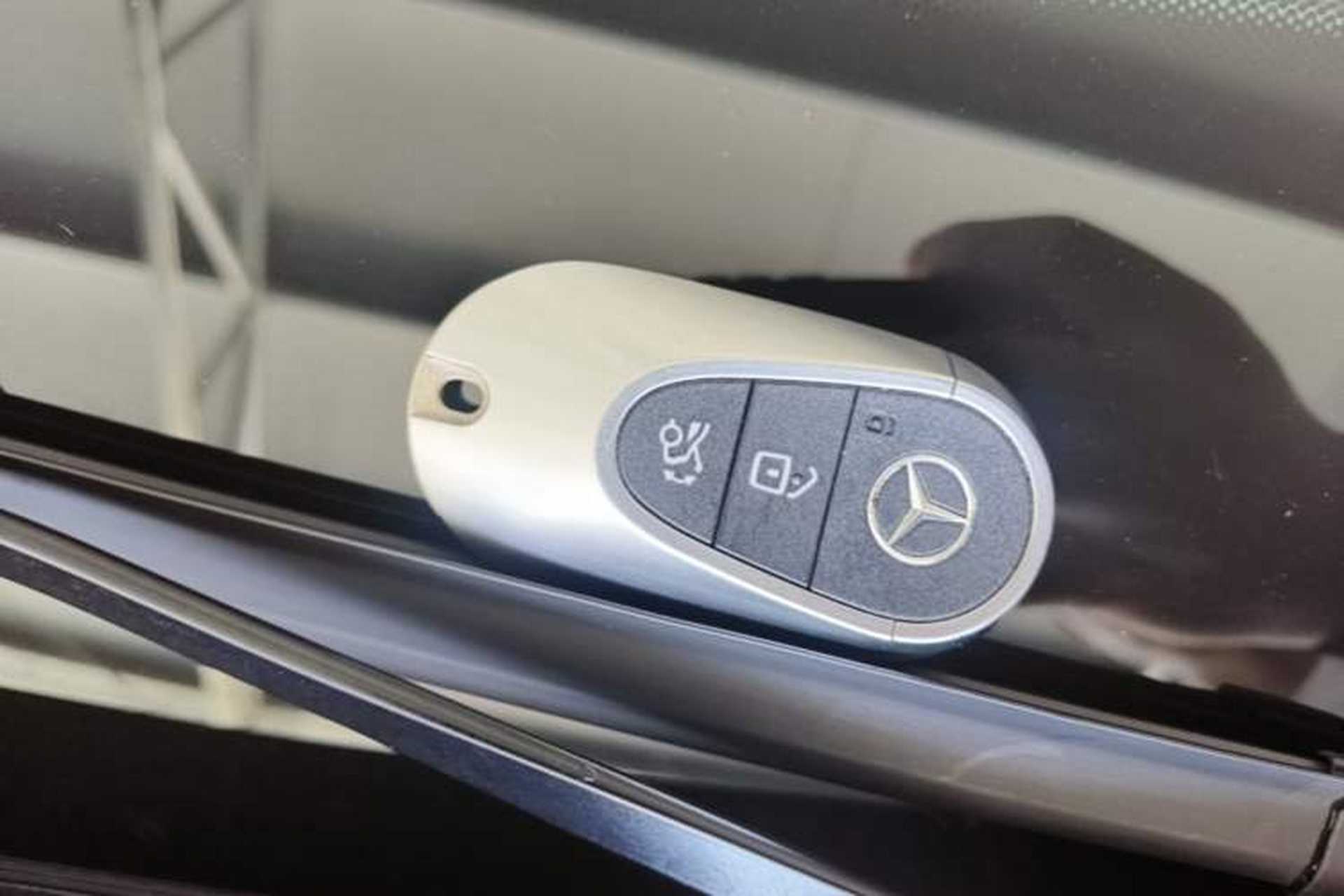 Used Mercedes-Benz GLC 2023 Refreshed GLC 300 L 4MATIC Dynamic Version 7-Seater Vehicle Key