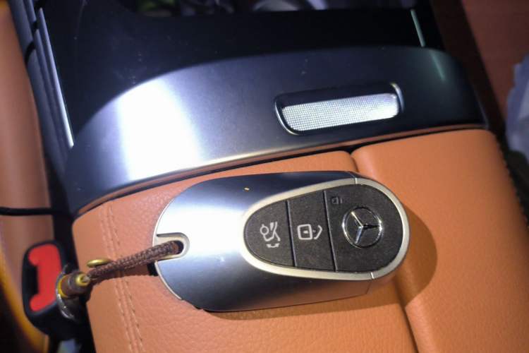 Used Mercedes-Benz GLC 2023 GLC 300 L 4MATIC Luxury 7-Seater Vehicle Key