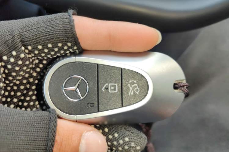 Used Mercedes-Benz GLC 2023 GLC 300 L 4MATIC Luxury 7-Seater Vehicle Key