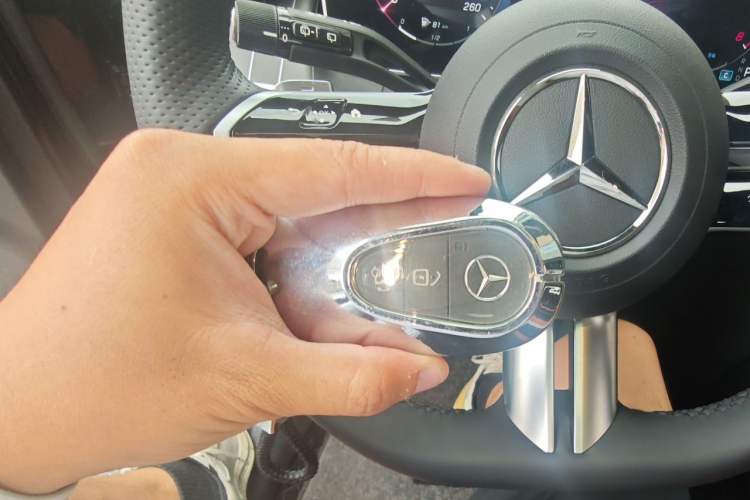 Used Mercedes-Benz GLC 2023 Refreshed GLC 300 L 4MATIC Dynamic Edition 5 Seats Vehicle Key