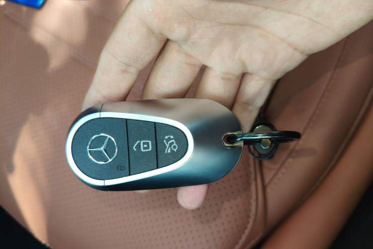 Used Mercedes-Benz GLC 2023 GLC 300 L 4MATIC Dynamic Edition 5-seater Vehicle Key