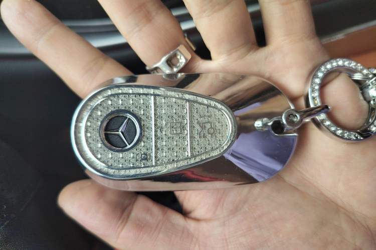 Used Mercedes-Benz GLC 2023 GLC 300 L 4MATIC Dynamic 7-Seater Vehicle Key