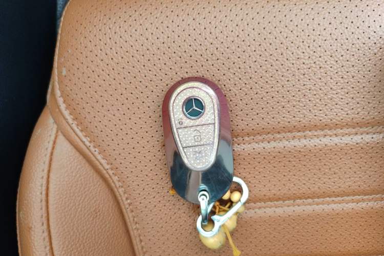 Used Mercedes-Benz GLC 2023 GLC 300 L 4MATIC Dynamic Edition 5-seater Vehicle Key