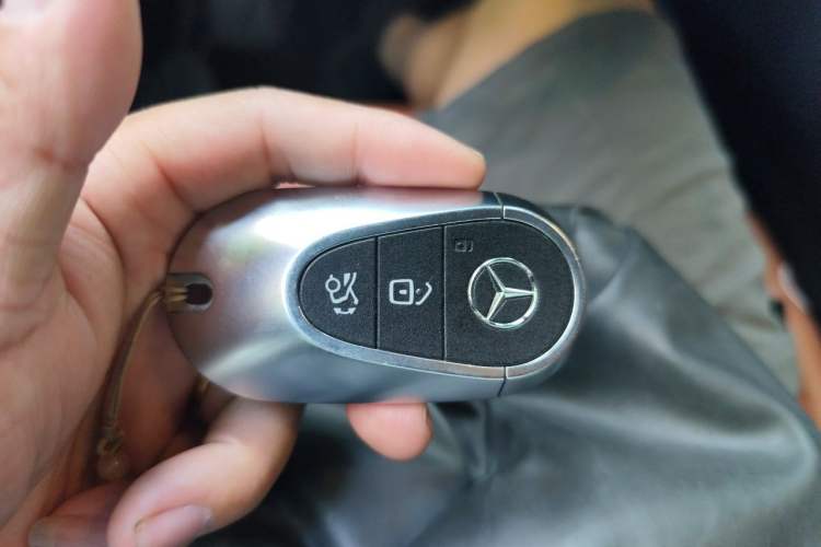 Used Mercedes-Benz GLC 2023 GLC 300 L 4MATIC Luxury 7-Seater Vehicle Key