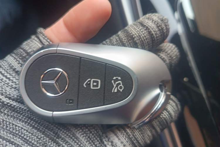 Used Mercedes-Benz GLC 2023 GLC 260 L 4MATIC Luxury Model 5 Seats Vehicle Key