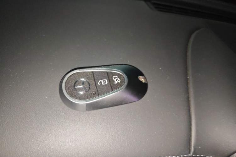 Used Mercedes-Benz GLC 2023 GLC 260 L 4MATIC Dynamic Edition 5-seater Vehicle Key