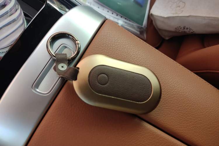Used Mercedes-Benz GLC 2023 GLC 300 L 4MATIC Luxury 7-Seater Vehicle Key