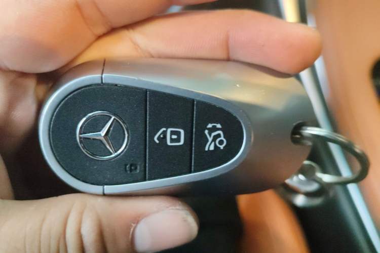 Used Mercedes-Benz GLC 2023 GLC 260 L 4MATIC Dynamic Edition 5-seater Vehicle Key